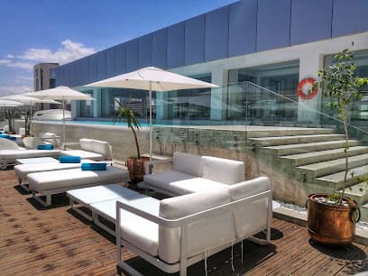 Infinity Lounge & Rooftop Radisson Blu Hôtel & Convention Center, Tunis