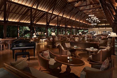 Piano Lounge