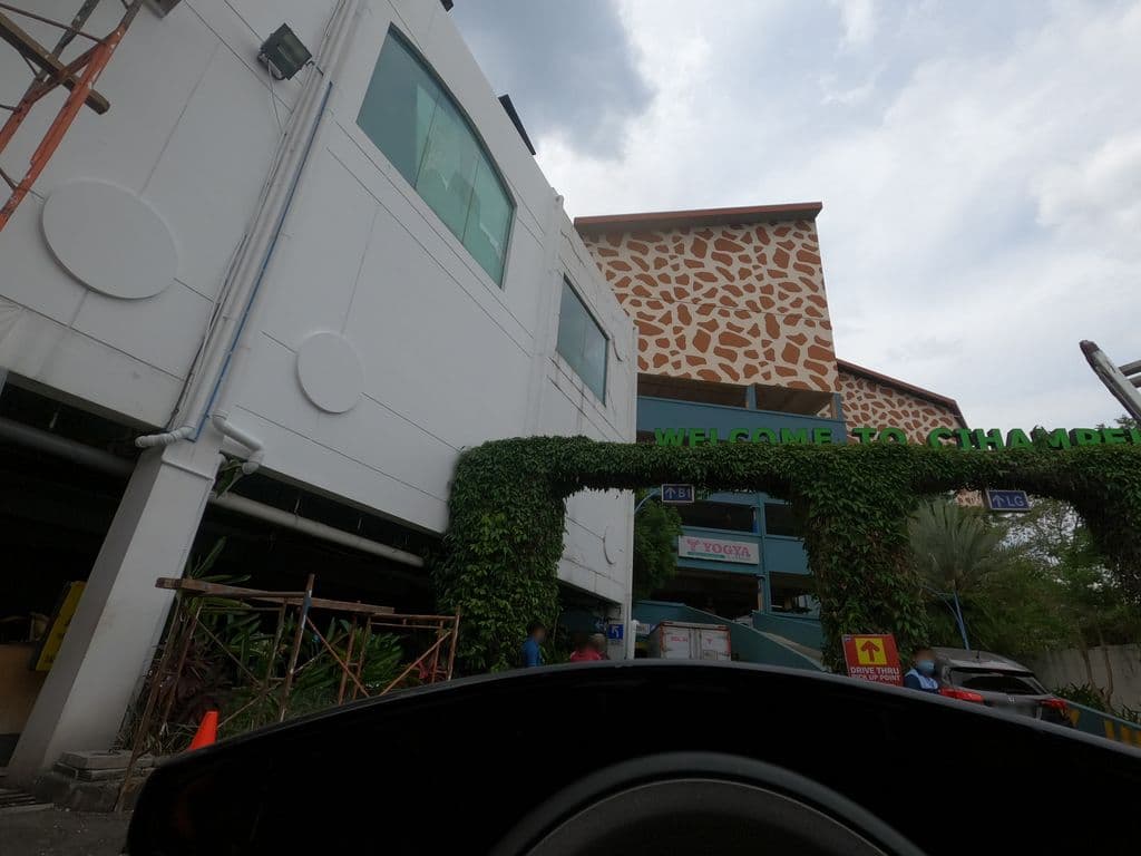 Street view near Hookah Haven Bandung