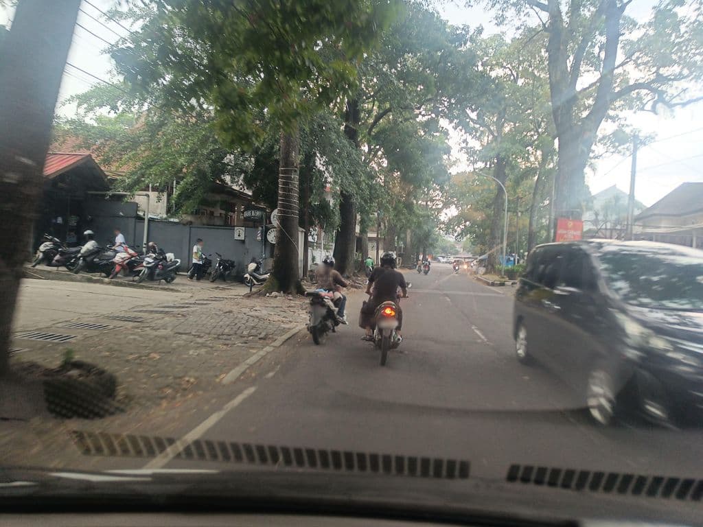 Street view near ROSEHOOKAH31 - Your Authentic Sisha