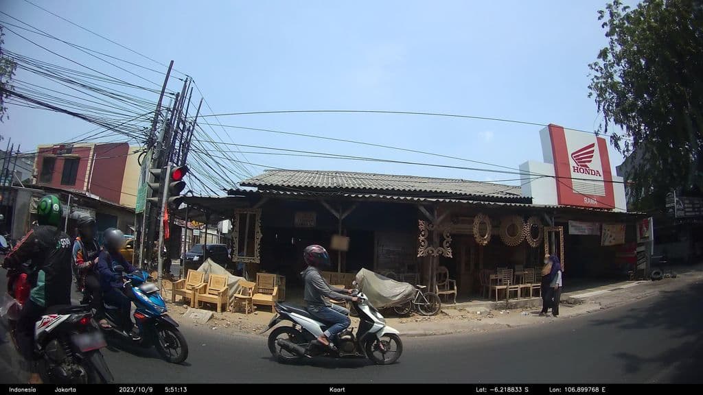Street view near Shisha-iin dong cafe