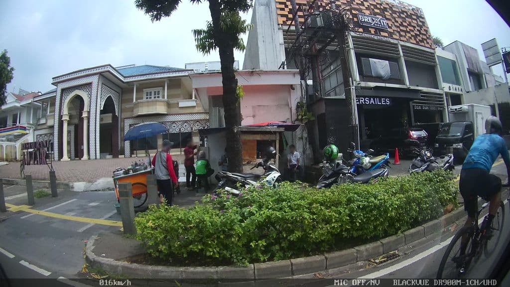 Street view near Eden Lounge Jakarta
