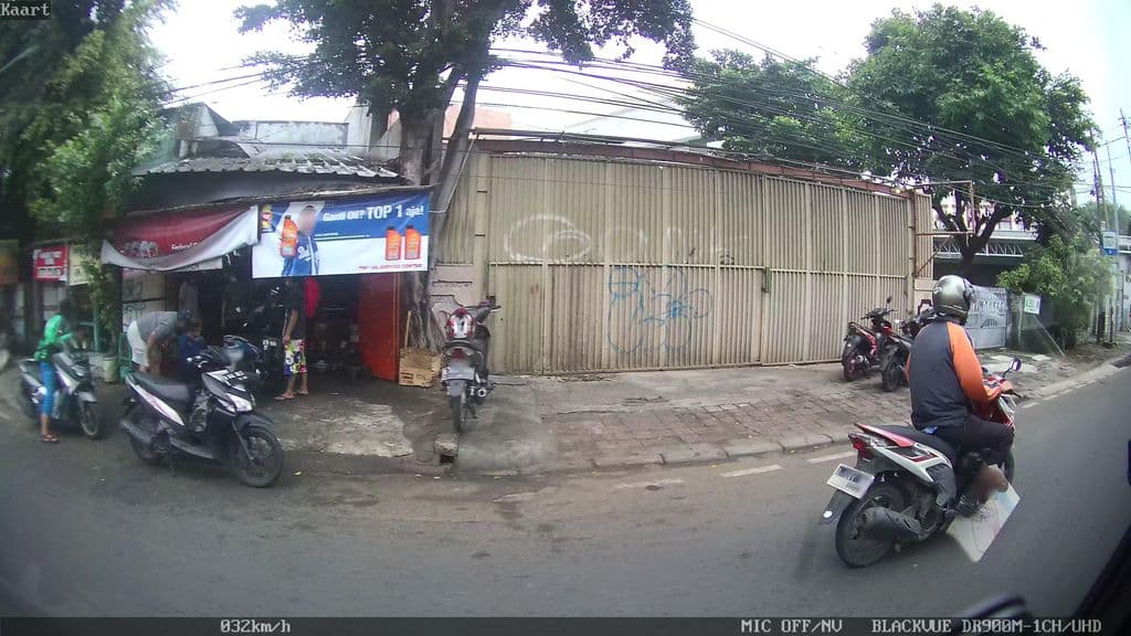 Street view near Shisha Ibu Kota