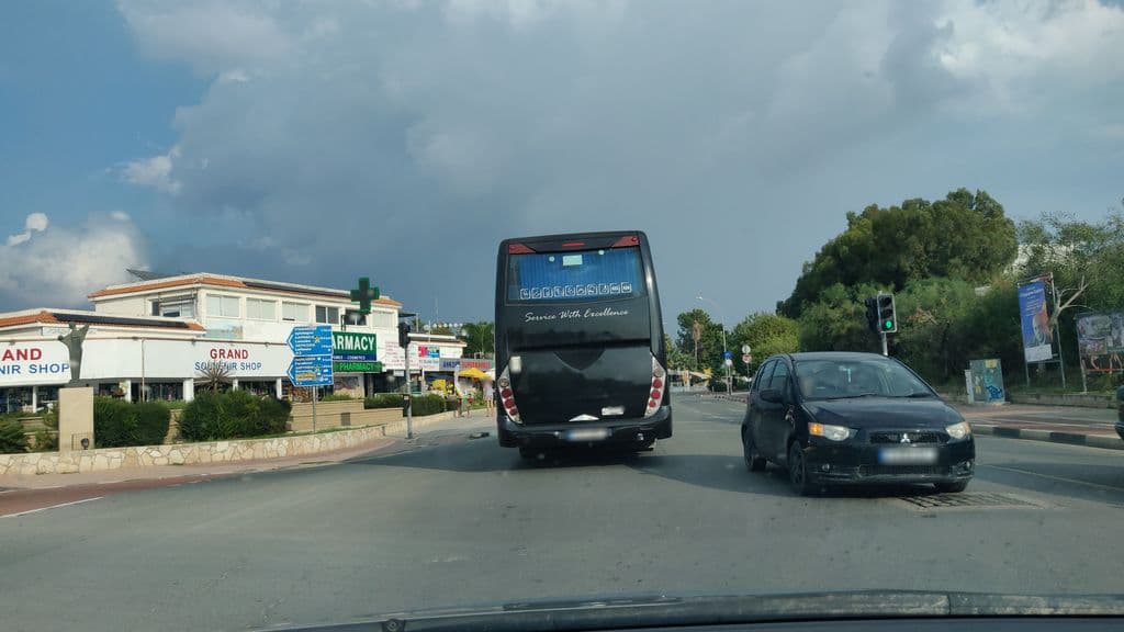 Street view near ZAATAR food arts: Lebanese Syrian Cuisine حلال‎ زعتر