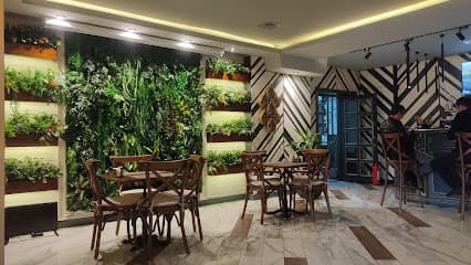 AMIGO Lounge and Cafe