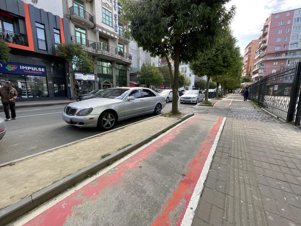 Street view near Cartel Place