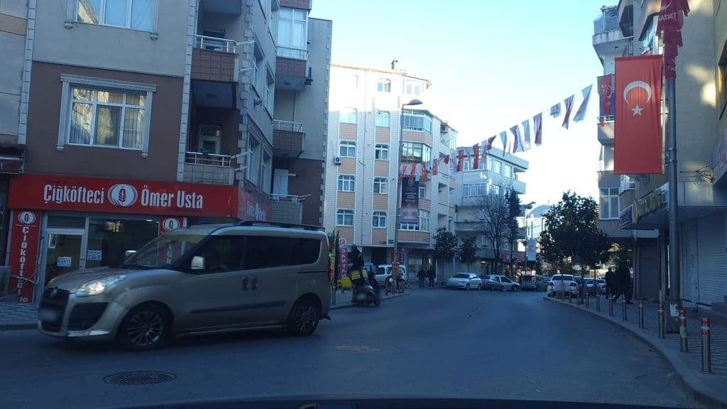 Street view near Yavuz Tobacco Tütün & Nargile