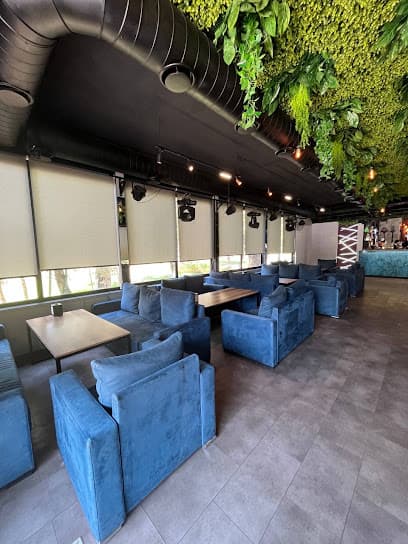 Marshall Lounge