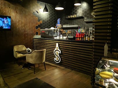 Shisha خان Cafe & Restaurant