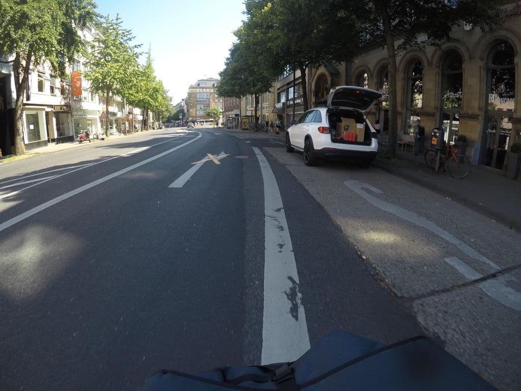 Street view near Mon Amour Lounge
