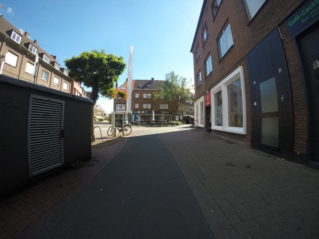 Street view near Shisha Vie