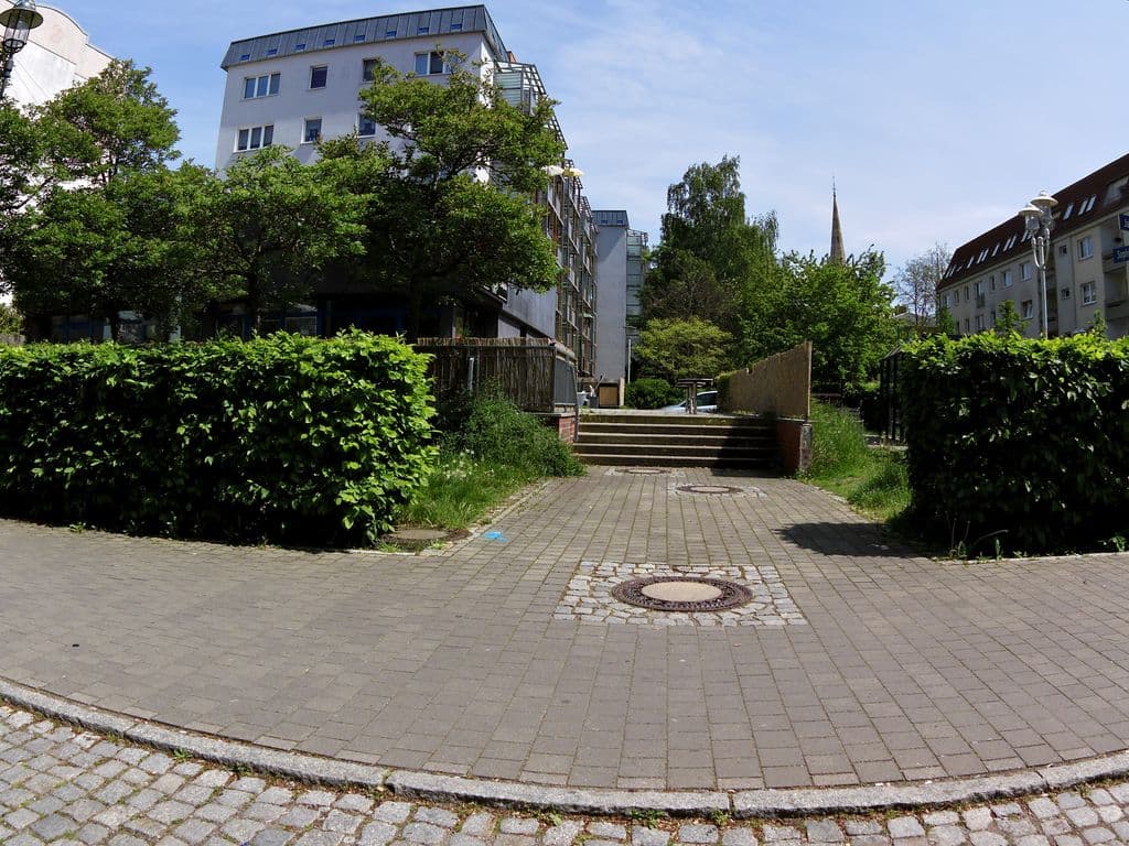 Street view near Damas Shisha