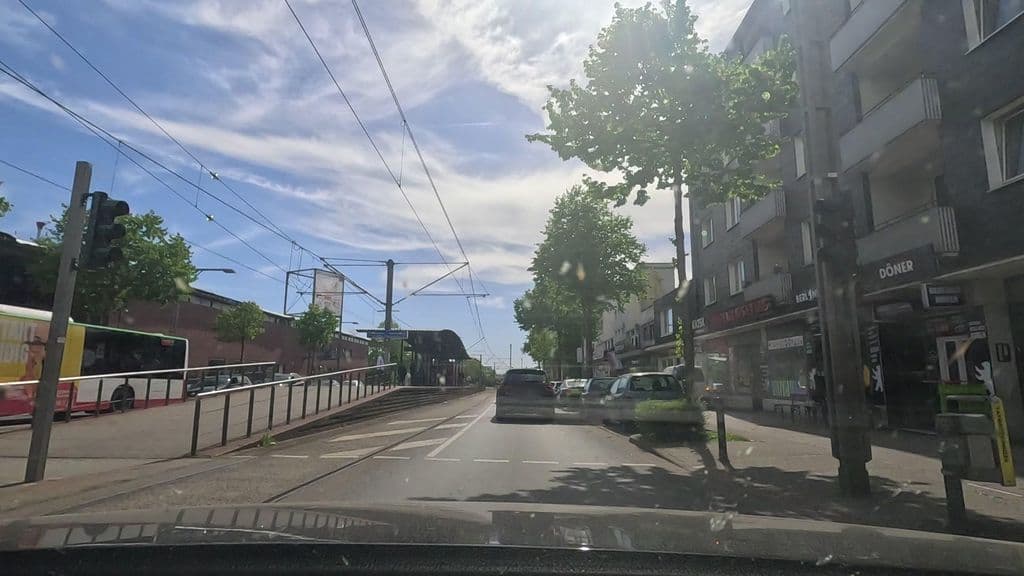 Street view near Shisha-aus-Eving+Kiosk
