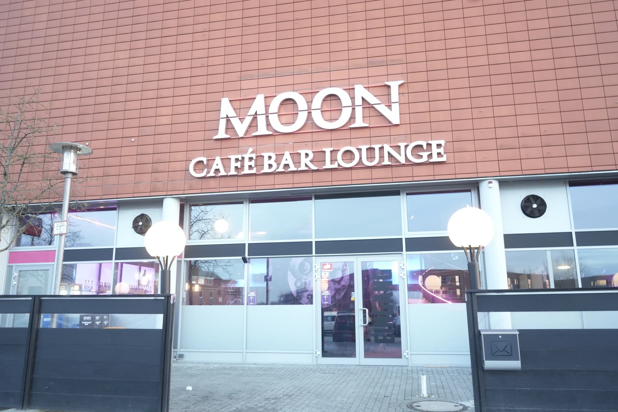 Moon Cafe Bar Lounge photo 3