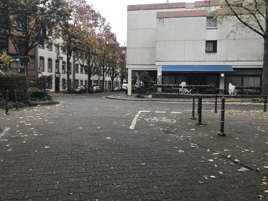 Street view near Esquina Lounge