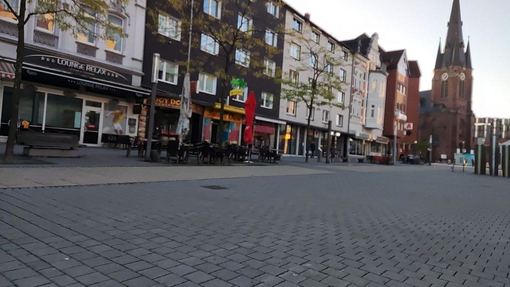 Street view near Nara Shishabar نارا شيشا بار