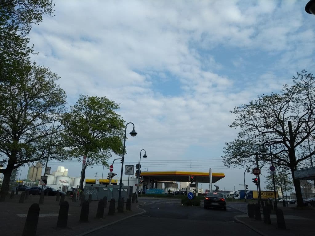 Street view near Si Lounge