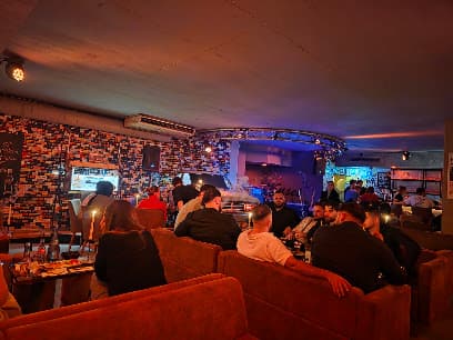 Kaset - Live Music & Hookah