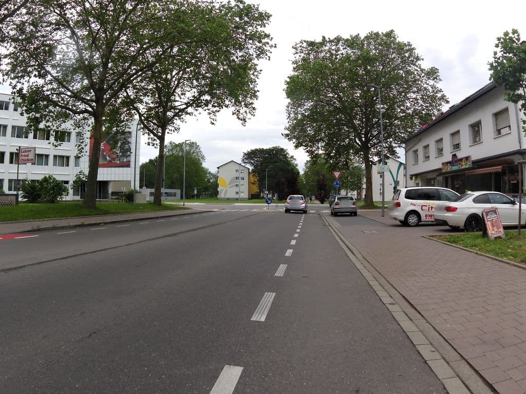 Street view near Mon Ami