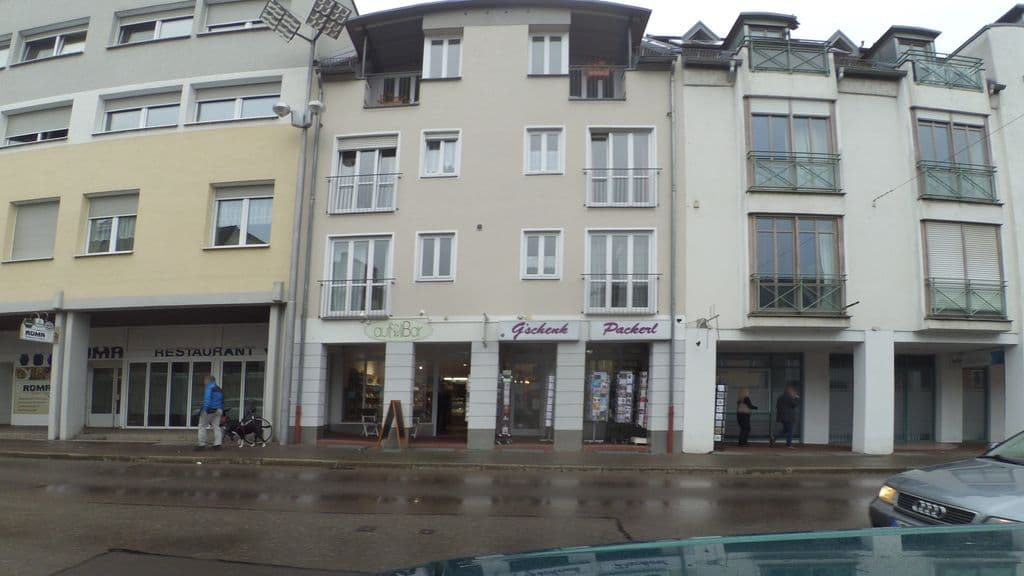 Street view near Luxusshisha