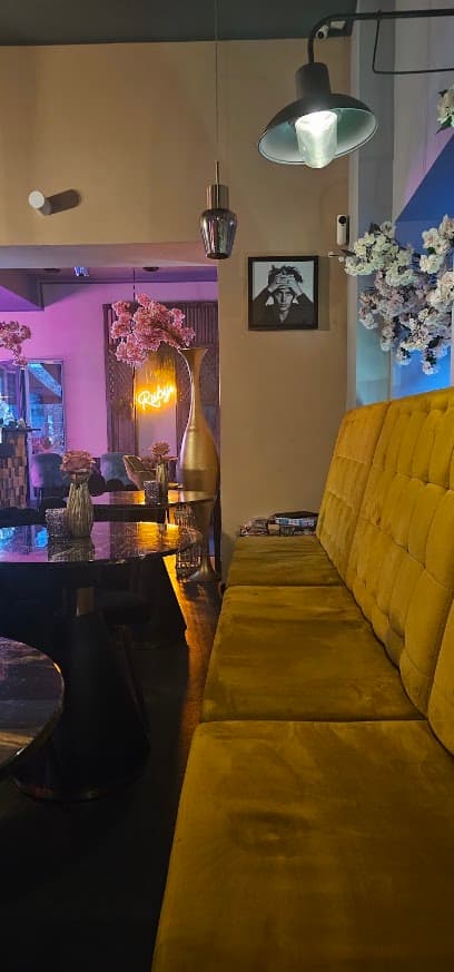 Ruby's Cafe Bar
