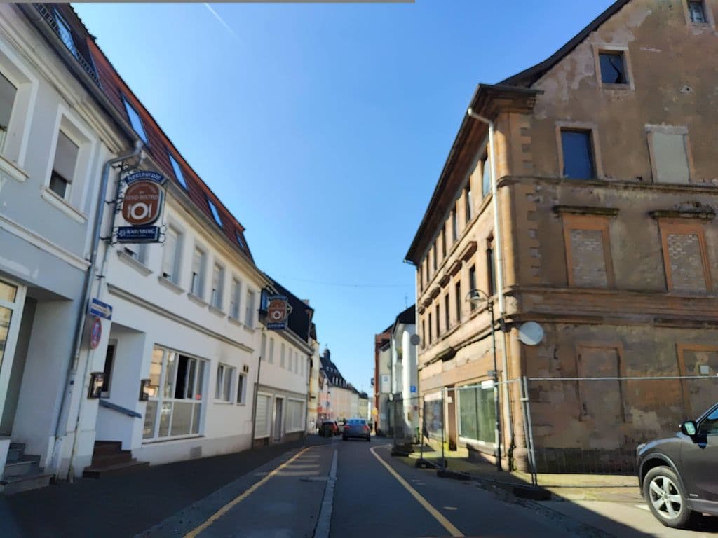 Street view near No 1 Shisha Lounge