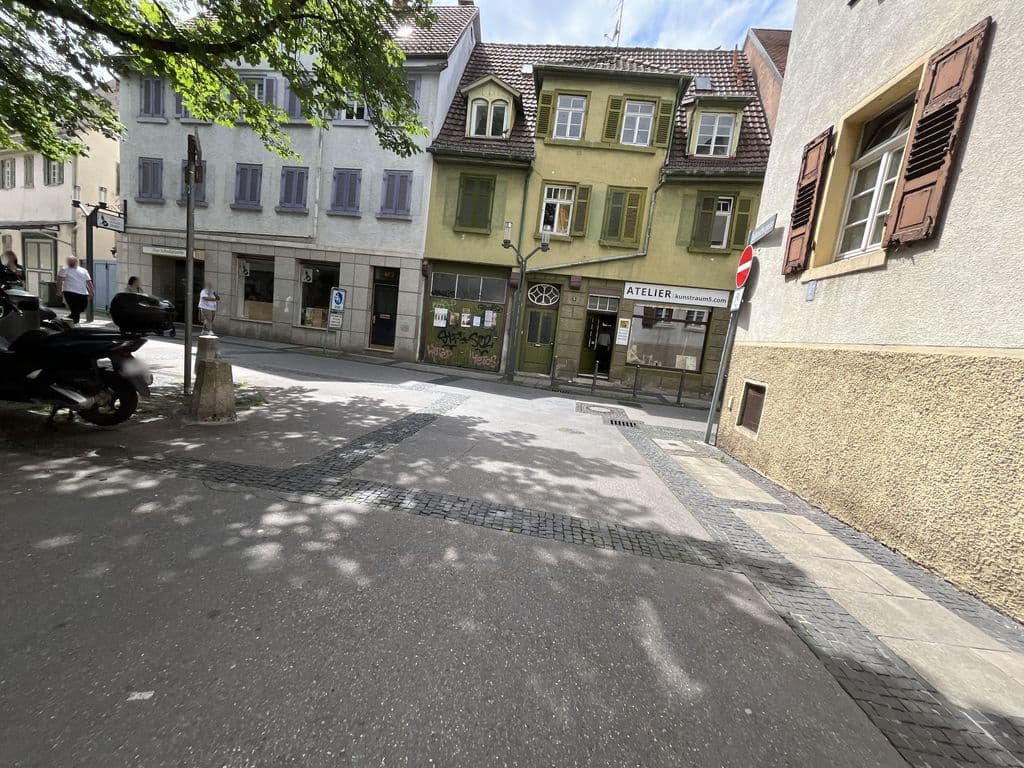 Street view near Istanblue Cocktail & Shisha lounge