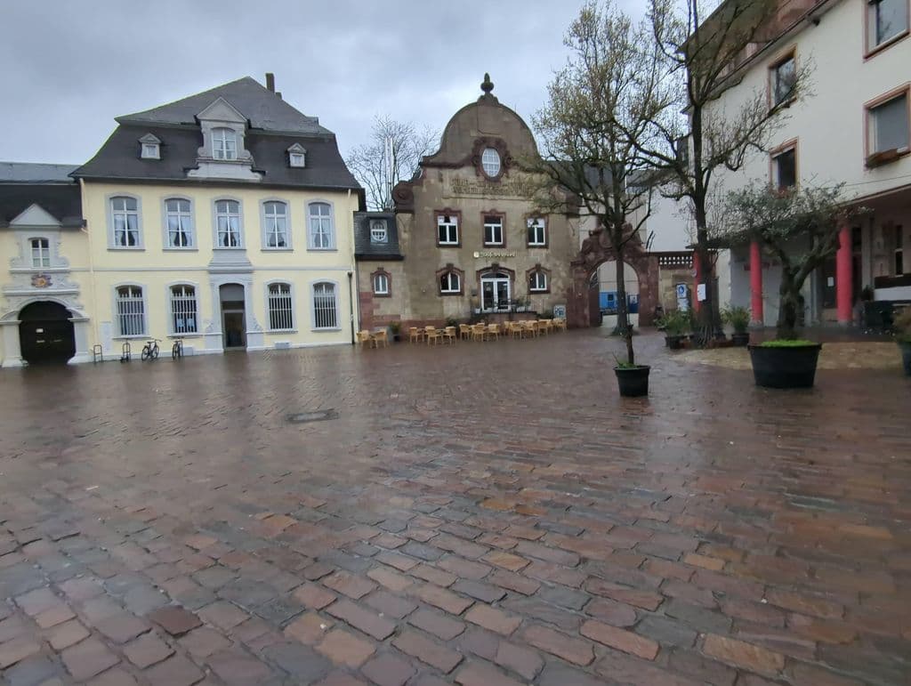 Street view near Villa Shahrazad