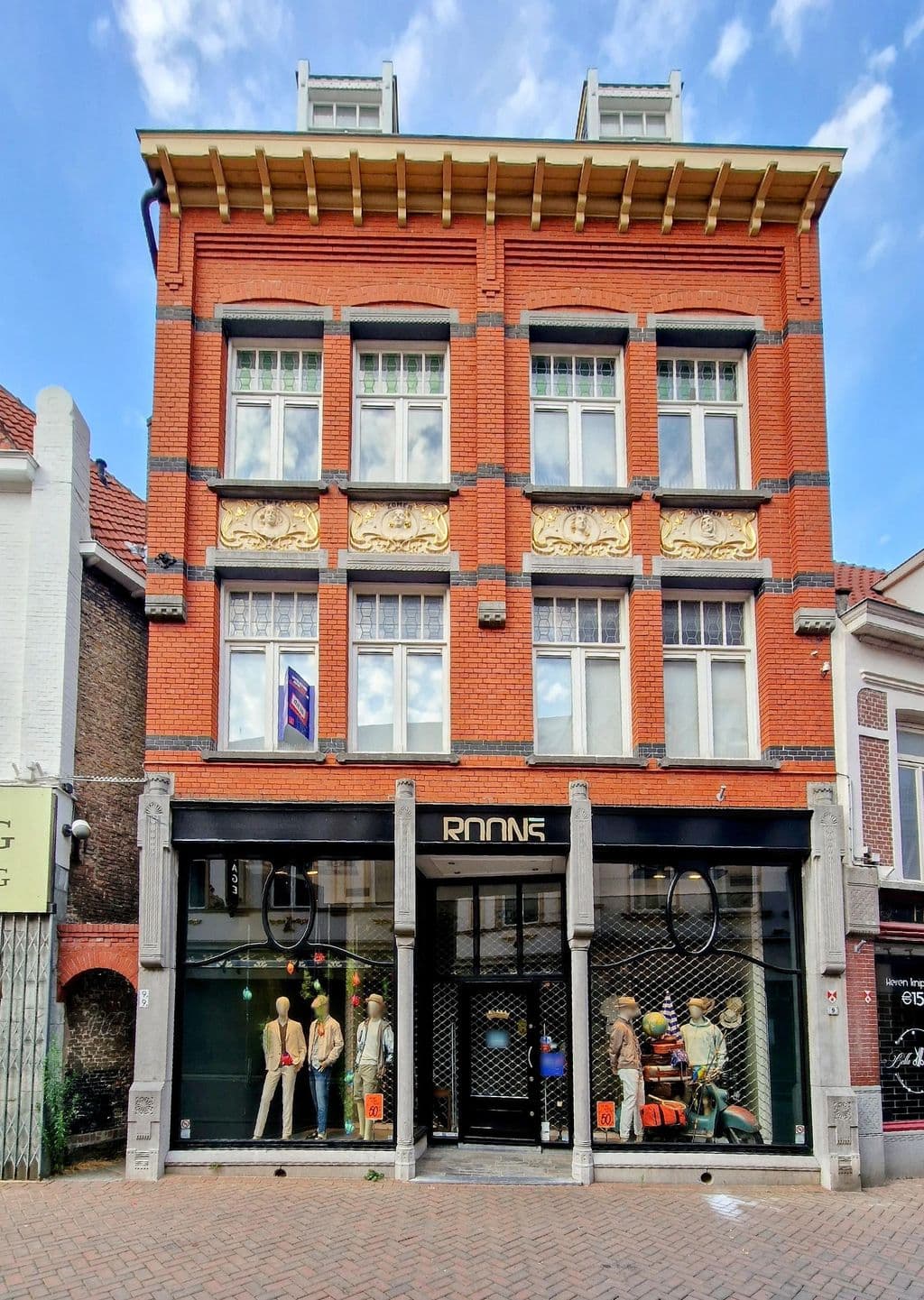 Street view near Mondo Bar & Café