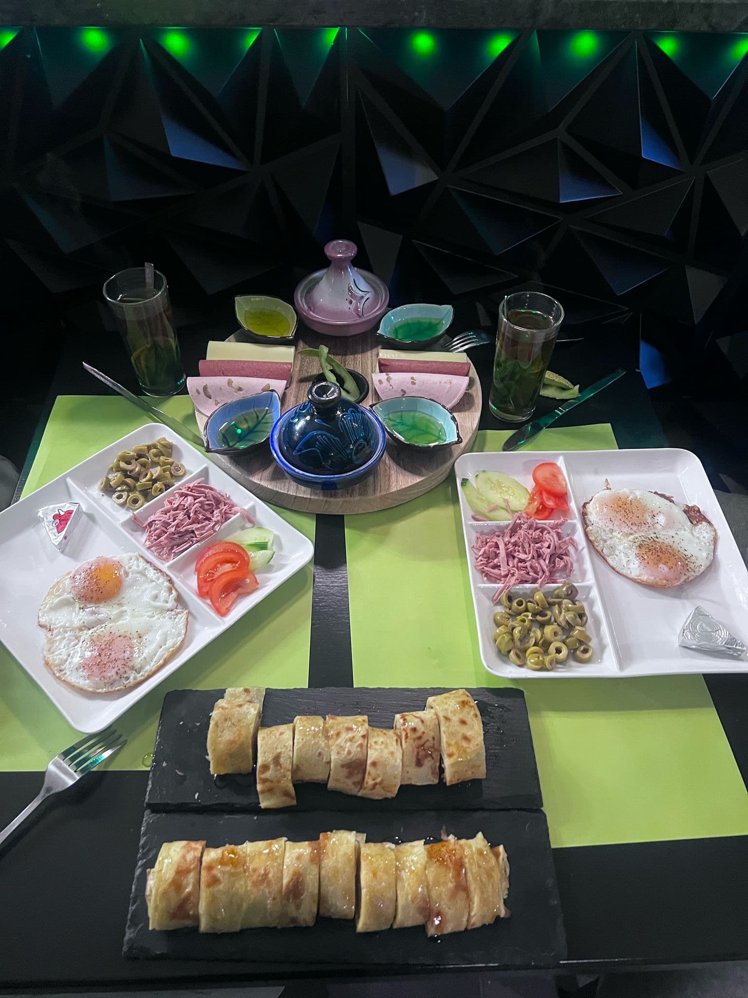 Dubai breakfast & lunch photo 3