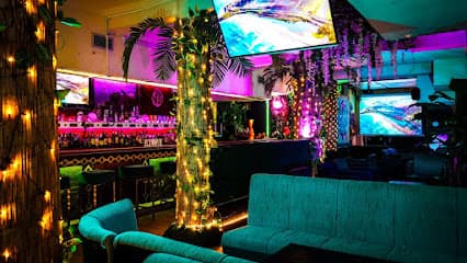 Bar Hawaiano Royalty Kiwai/shishas/cocteleria