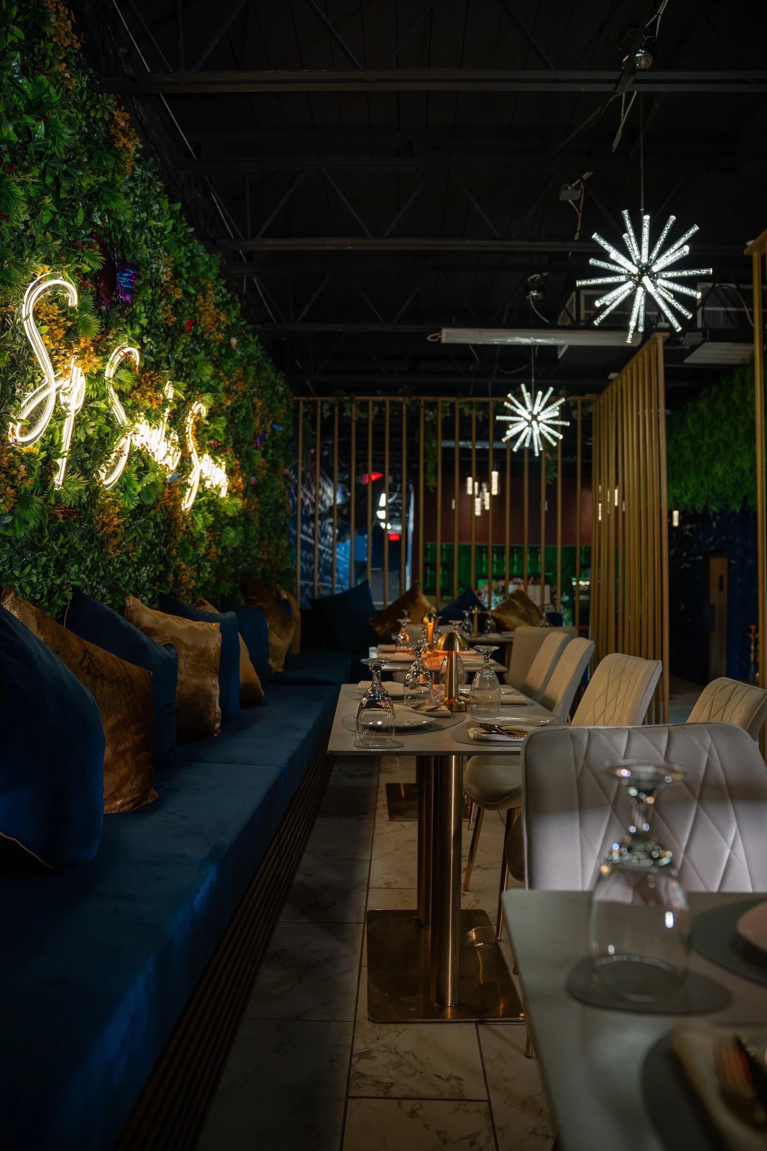 Astra Restaurant and Lounge photo 2