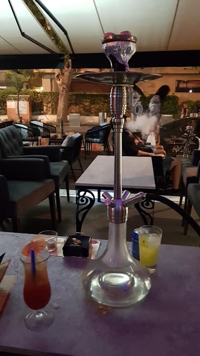 Almas Lounge