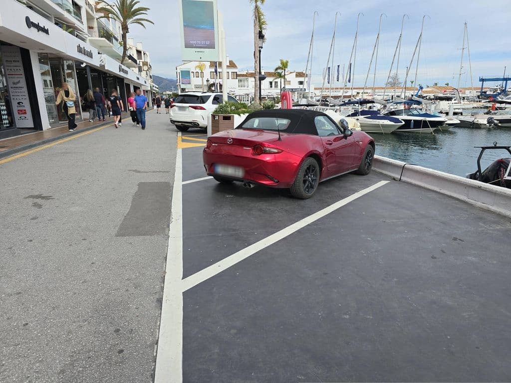 Street view near Portside Bar