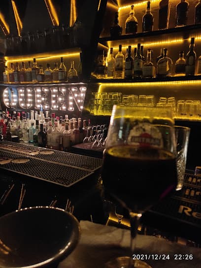 Queen Lounge