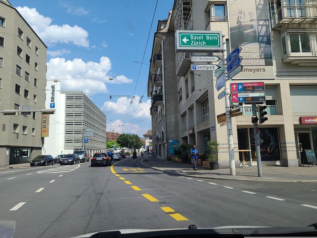 Street view near Hubbly Bar