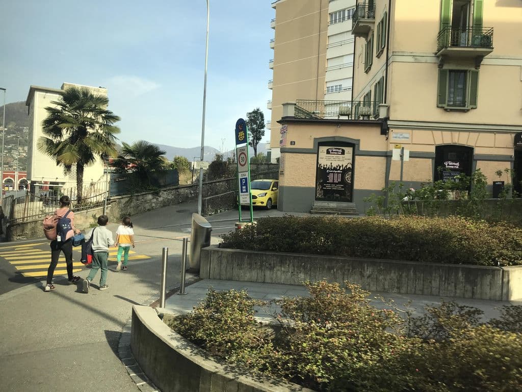 Street view near Casa Libanese Shisha Lounge