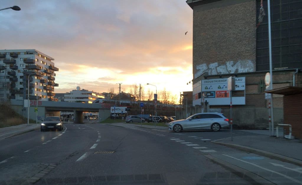 Street view near BlackPearl Wien