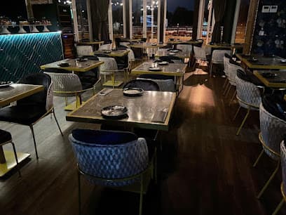 Palm Riverside Wandsworth | Best Shisha Lounge & Hookah Bar near me in London | Lebanese Restaurant | Cocktail Bar
