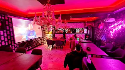 Déjà Vu Restaurant & Lounge