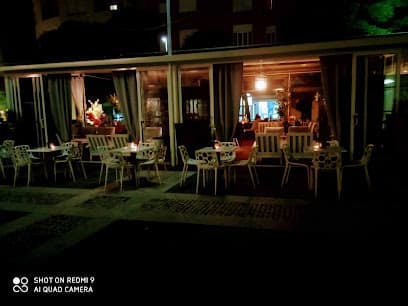 Le Roi- Caffe & Shisha Bar