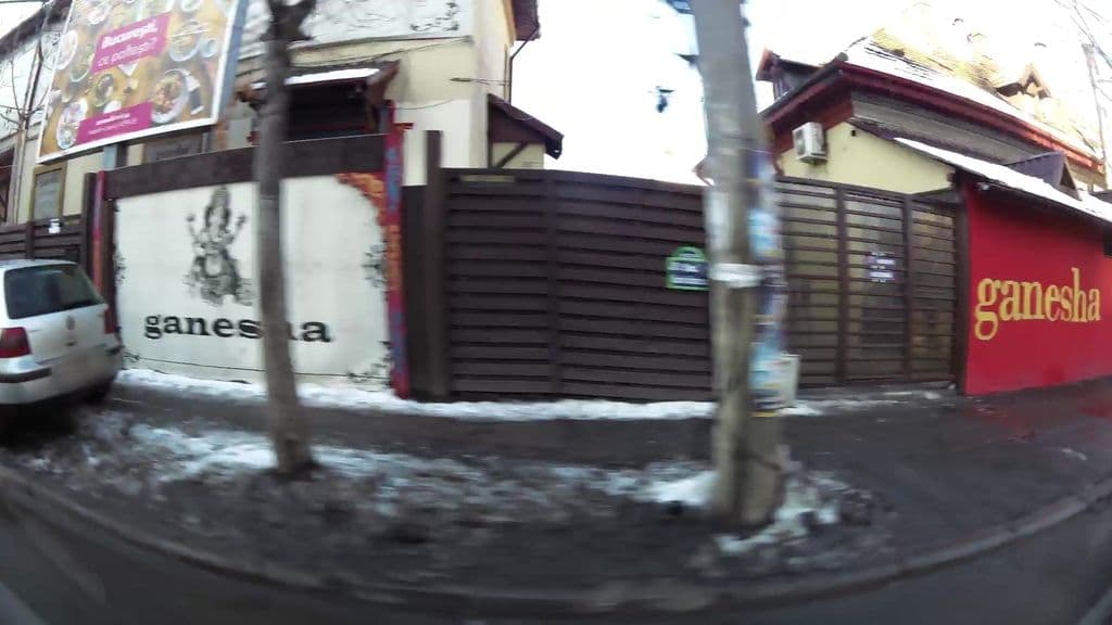 Street view near Ganesha Caffe Barbu Vǎcǎrescu
