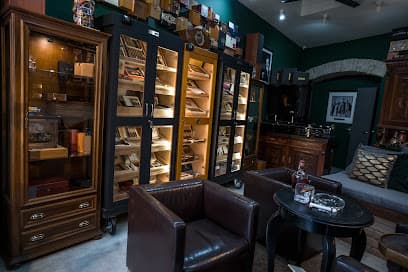 Hecho a Mano Cigar Lounge & Shop , Zupná 10. Komárno
