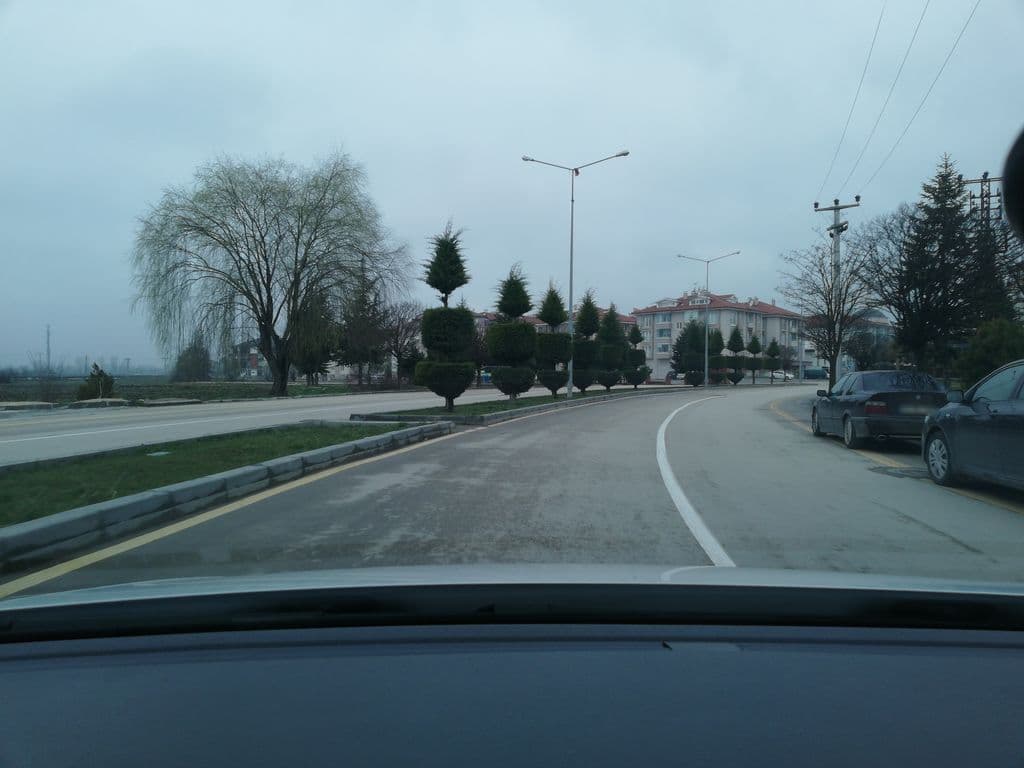Street view near Volta oyun nargile salonu