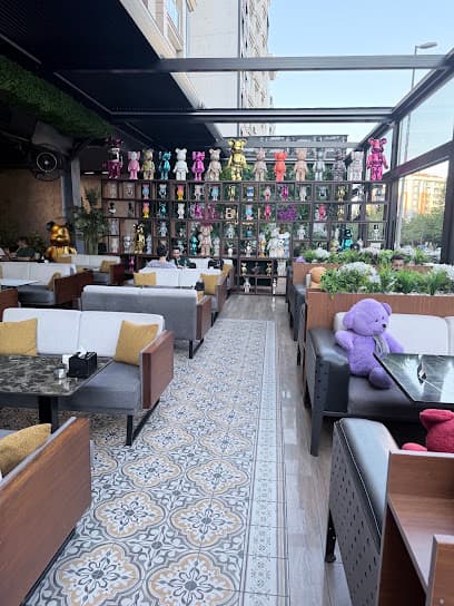 ELLI LOUNGE