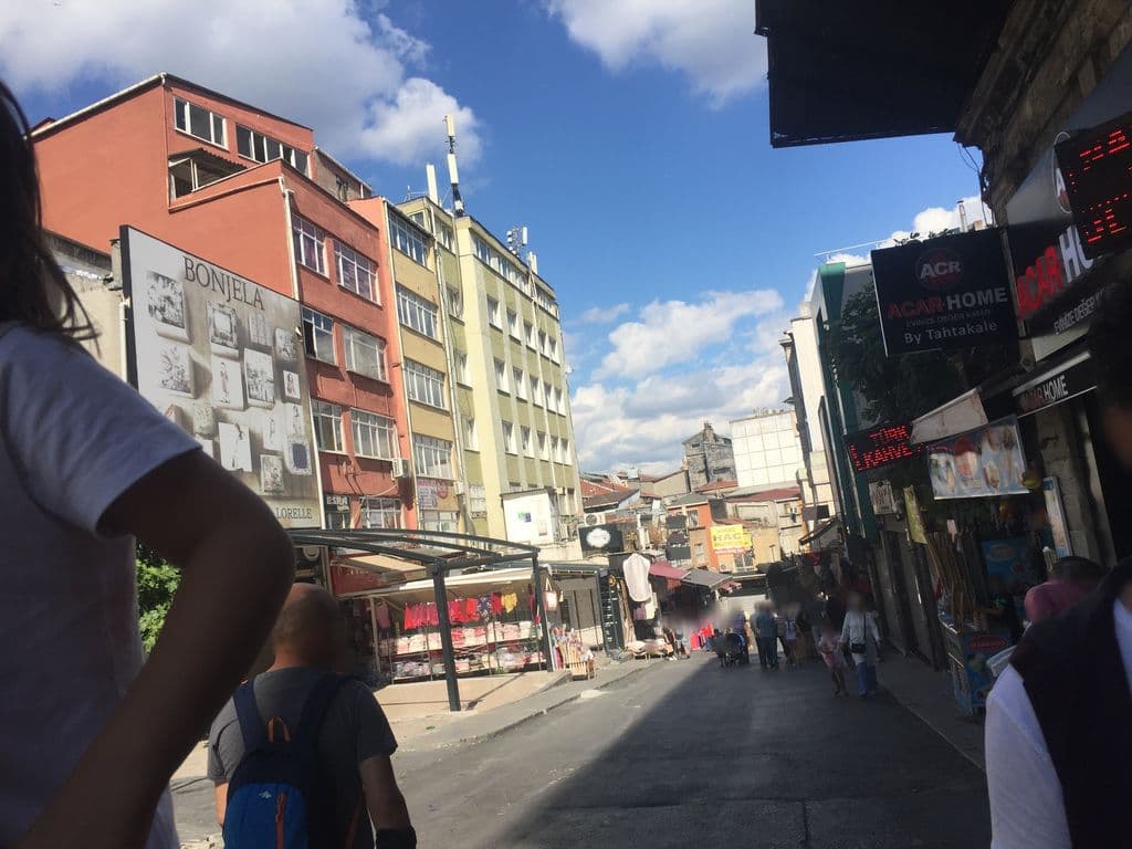 Street view near Toptan Nargile kömürü Blackmamba