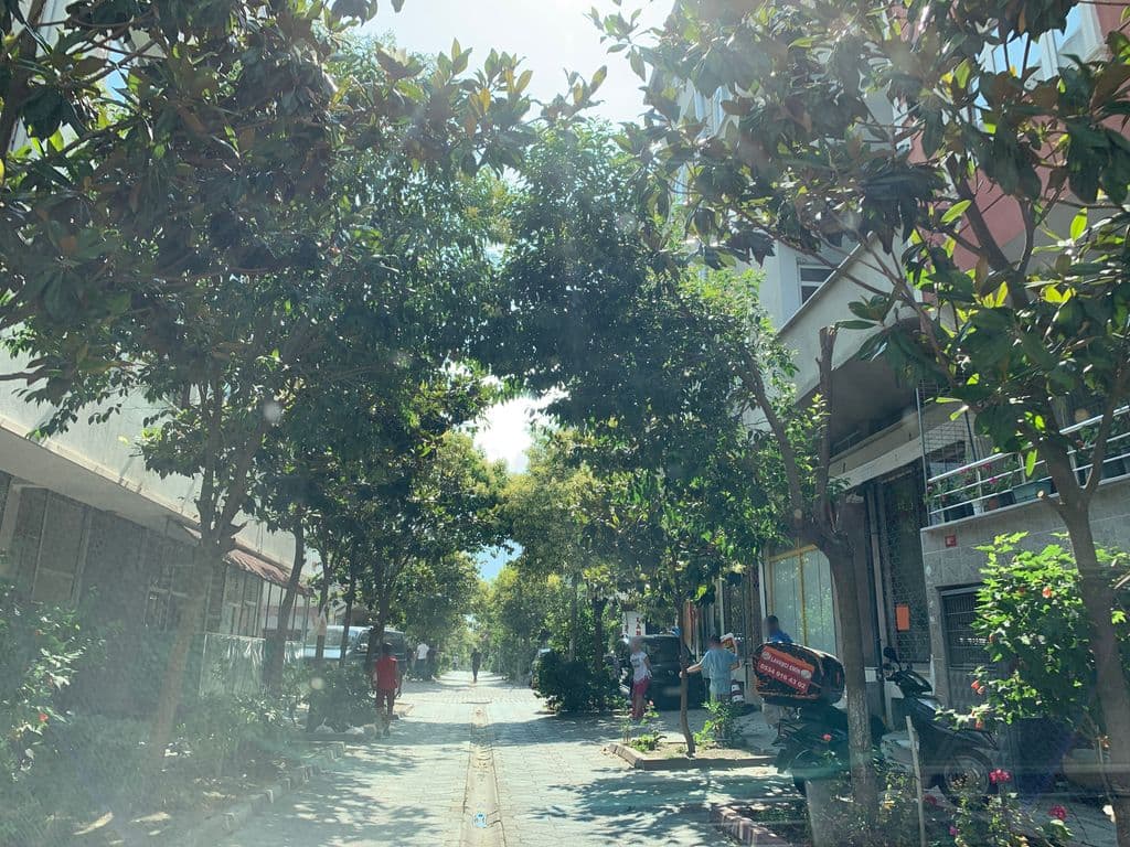 Street view near Tobacco Market