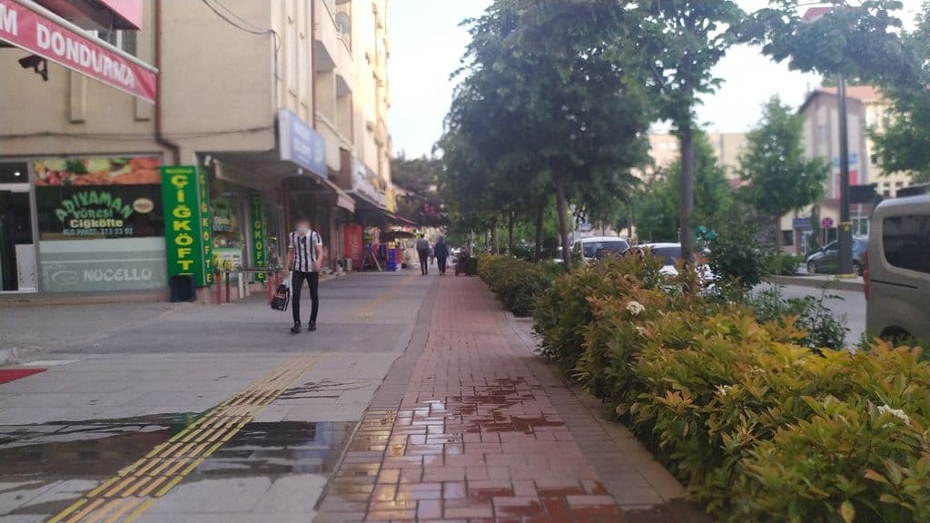 Street view near Yakamoz nargile cafe