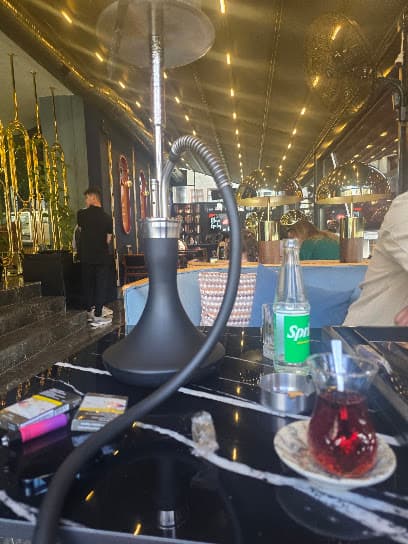 Leo Lounge