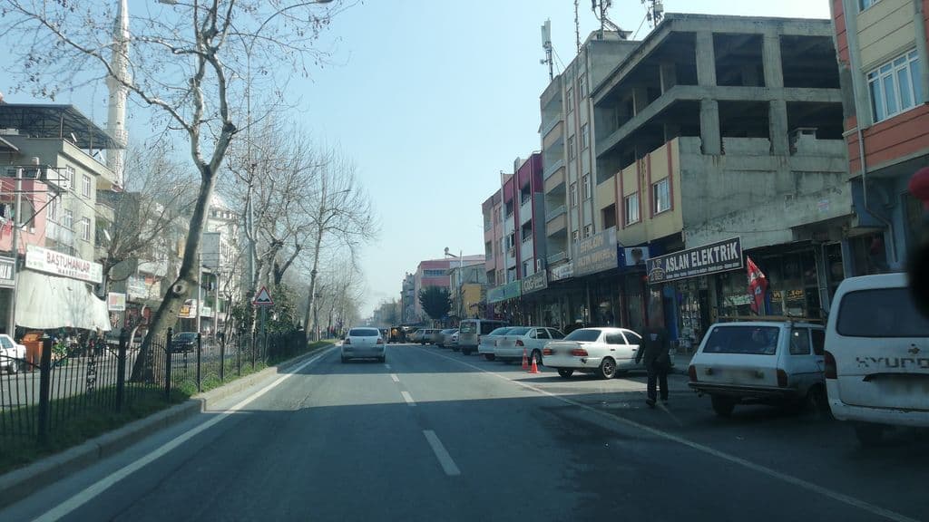 Street view near Tütün dünyası